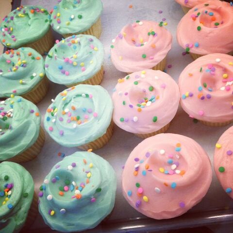 File:Susiecakes bakery fb.jpg