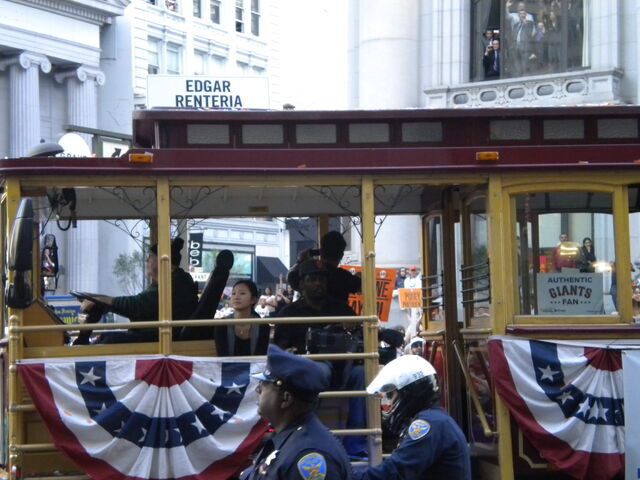 File:GiantsParade44.jpg