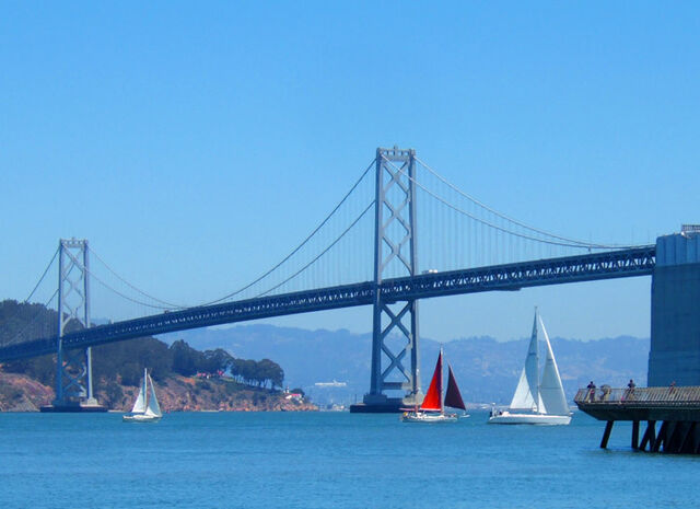 File:BayBridgeBoats3.jpg