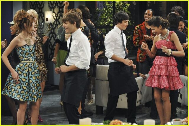 File:Party It Up 53.jpg