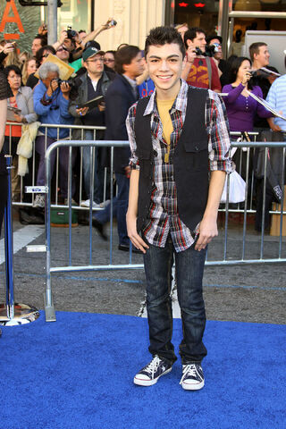 File:Adam Irigoyen 09.jpg