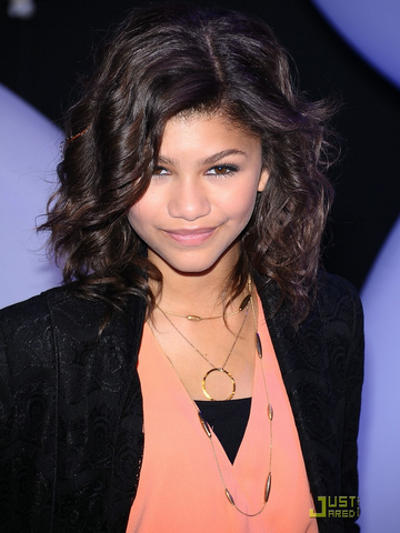 File:Zendaya PK.png