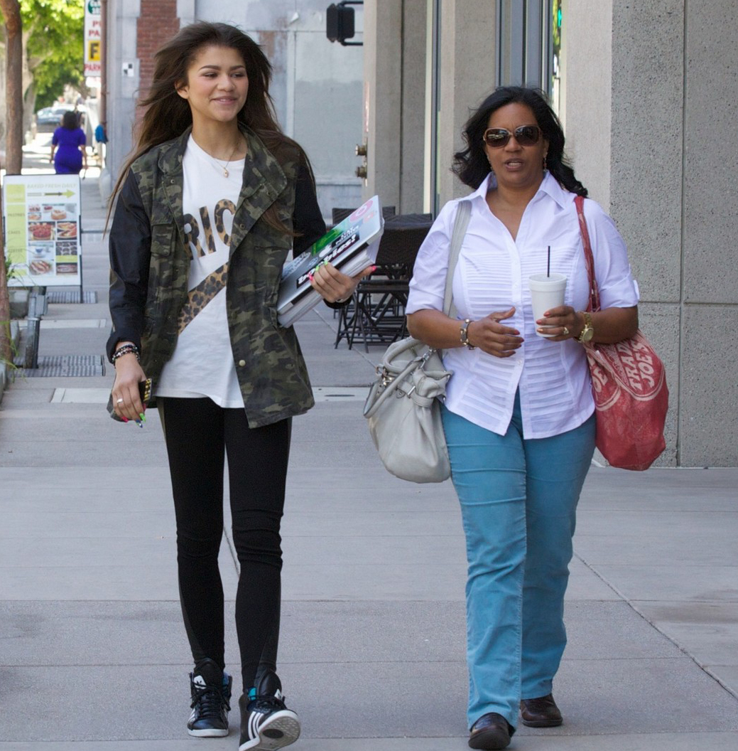 Image - Zendaya-coleman-with-mother.jpg | Shake It Up Wiki | FANDOM