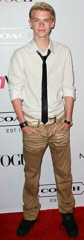 File:Kenton-teen-vogue.jpg