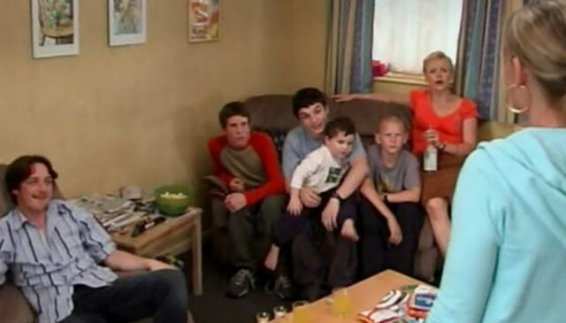 File:S1E6Mum'sRoundThere.jpg