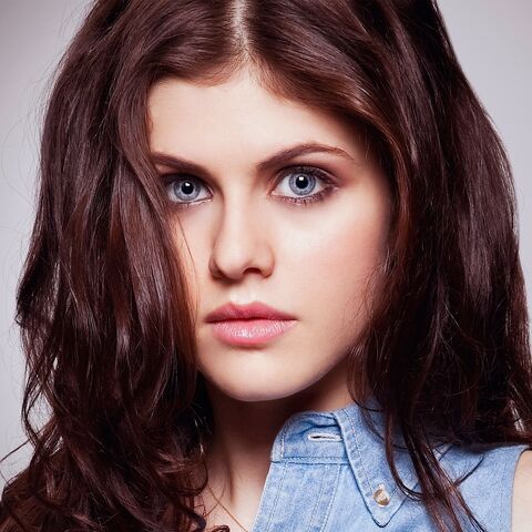File:Alexandra Daddario.jpg