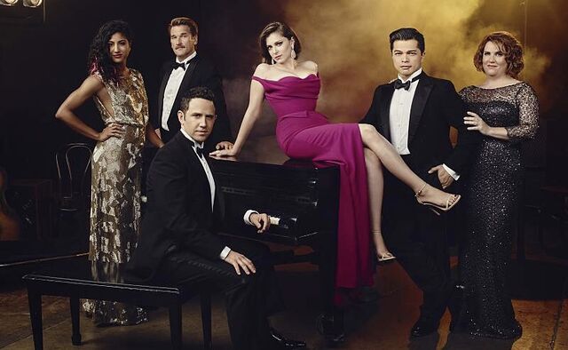 File:Crazy Ex-Girlfriend cast photo.jpg