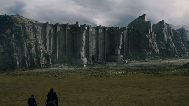 File:Giant keep.jpg