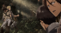 Reiner, Bertholdt i Ymir uciekają z porwanym Erenem.png