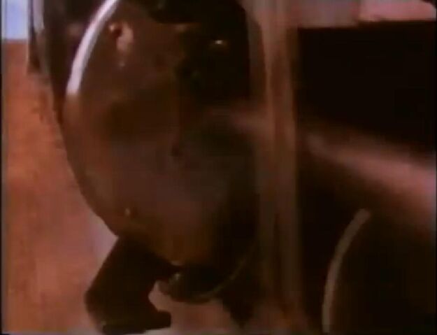 File:EightyFourFortyFour Piston.jpg