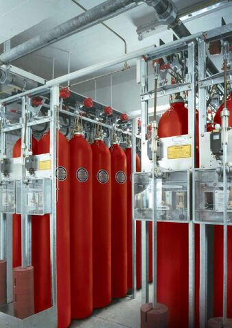 Datei:CO2Löschanlage Tanks.jpg