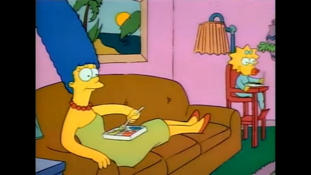 File:MargeAndMaggieEatingDinnerAndWatchingADocumentary.png