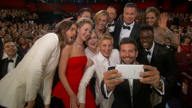 File:Selfie-Ellen-Degeneres .jpg