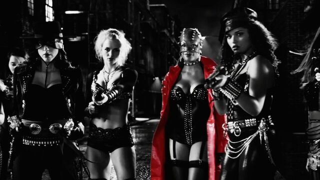File:Gail and the girls.jpg