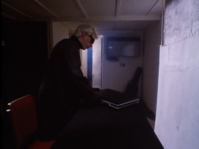File:Steven Severin getting ready.png