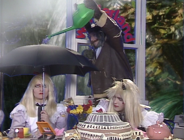 File:Siouxsie umbrella.png