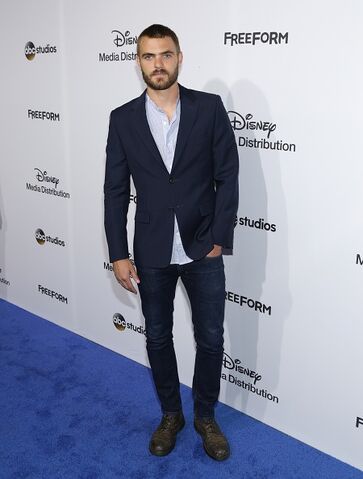 File:ABC International Upfronts LA 2017 Alex Roe (2).jpg