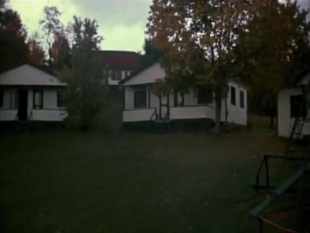 File:Cabins.jpg