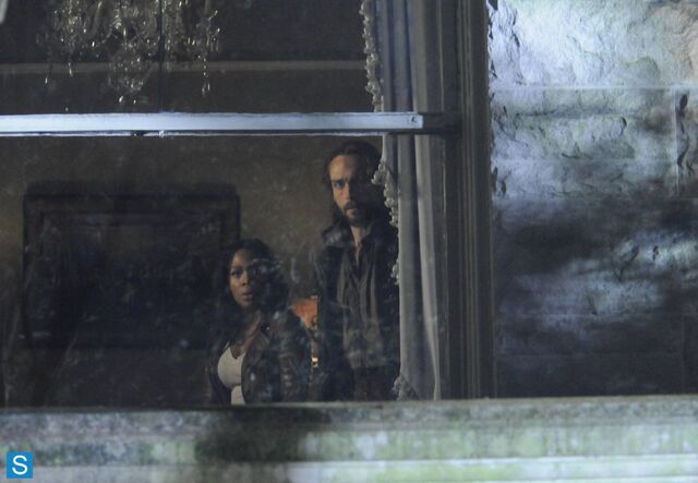 File:1x07 stills6.jpg