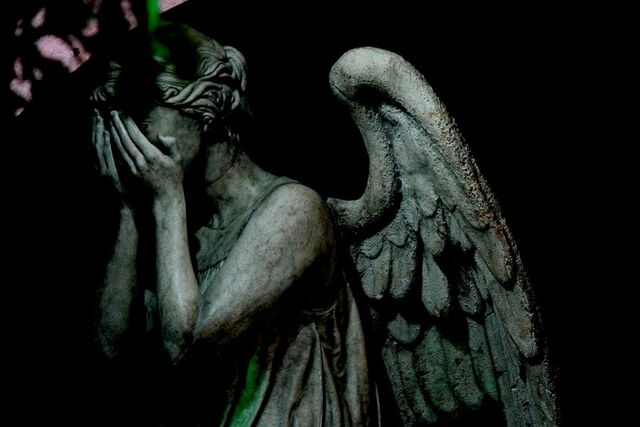 File:Never blink, never close your eyes, and never look away, only just stare at Weeping Angels.jpeg