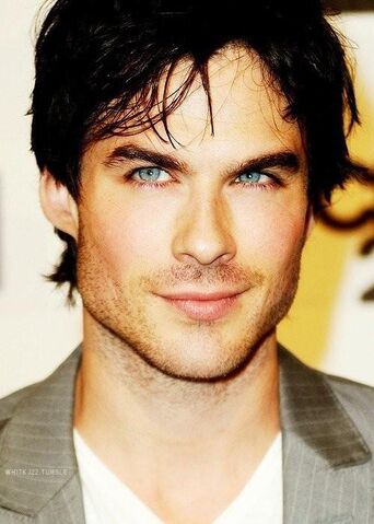 File:Ian-Smoulder-halder-ian-somerhalder-32812636-500-700.jpg