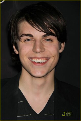 File:Lauren-storm-nolan-funk-royal-plush-05.jpg