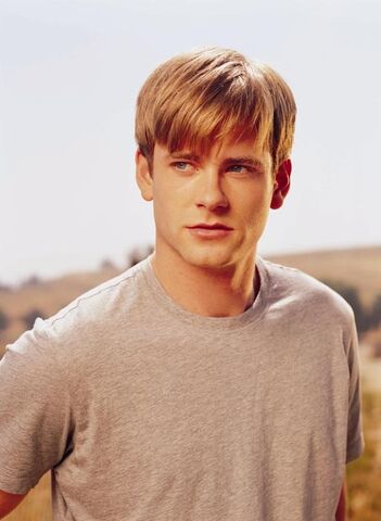 File:Smallville-season-1-promo-246.jpg
