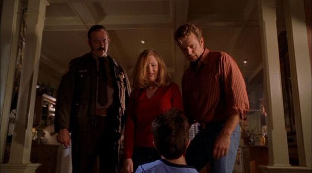 File:Smallville s02e07 485.jpg