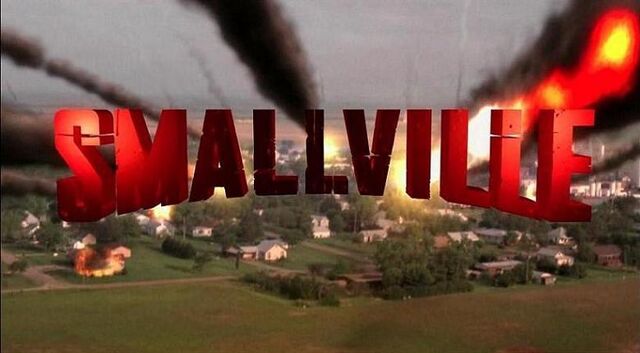 Archivo:SmallvilleNewOpeningCredits.jpg