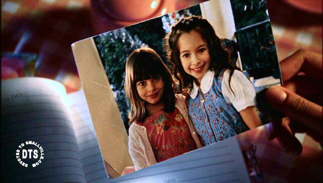 File:Lana y emily.jpg