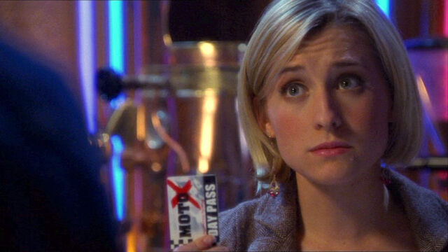 File:Blank-Chloe-Clark-02.jpg