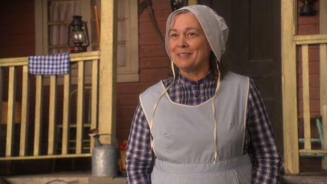 File:SmallvilleHarvestCapRuth.jpg