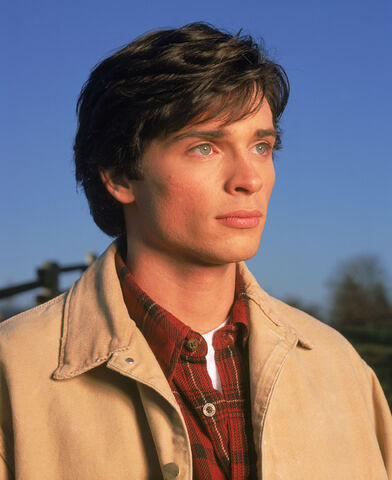 File:TOMWELLINgSEASON1 (3).jpg