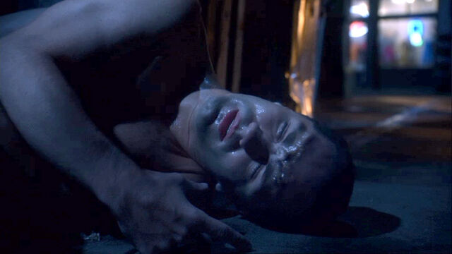 File:Plastique-cliffhanger.jpg