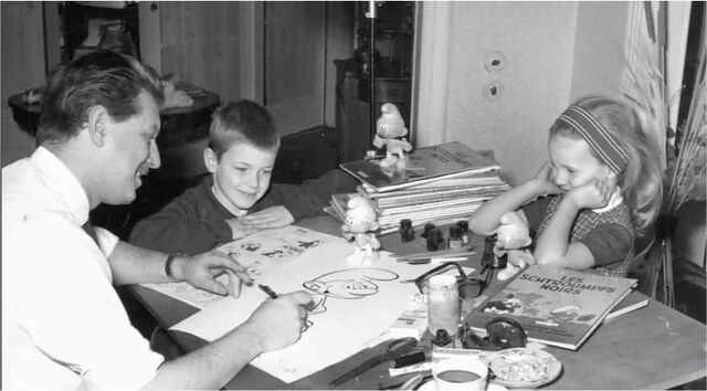 File:Peyo With Family.jpg