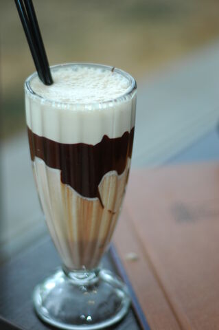 File:Milkshake.jpg