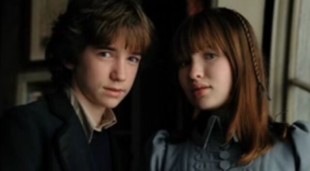 File:Violet-and-Klaus-violet-klaus-and-sunny-baudelaire-28091549-751-415.jpg