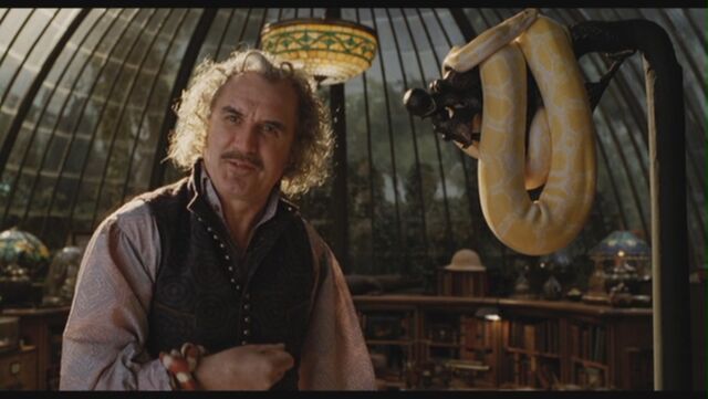 File:Billy-Connolly-as-Dr-Montgomery-Montgomery-in-Lemony-Snicket-s-A-Series-Of-Unfortunate-Events-billy-connolly-29305800-1360-768.jpg