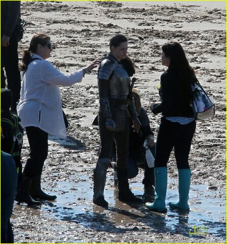 File:Kristen-stewart-snow-white-set-06.jpg