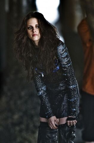 File:Allure-photoshoot-kristen-stewart-06-674x10241.jpg