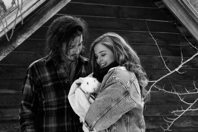 File:Avan and zoey.jpg