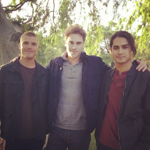 File:Twisted cast5.jpg