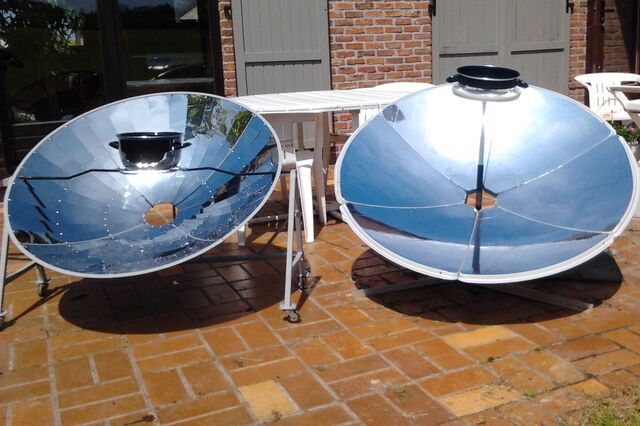 File:Two cooker.jpg