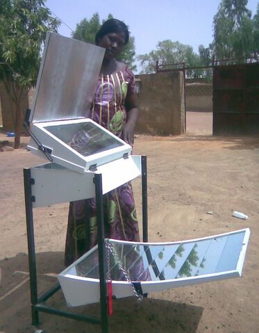 File:Nelpa Mali cooker 2.jpg