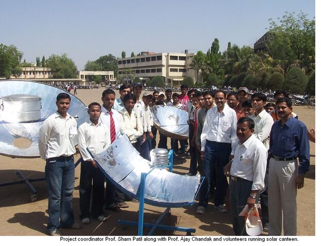 File:Solar Canteen in India.jpg