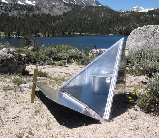 File:Solar-cooker-design-Pyramid1.jpg