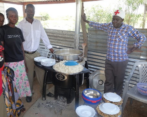 New fuel effcient stove, Kamin Oningo, Kenya, 3-6-16