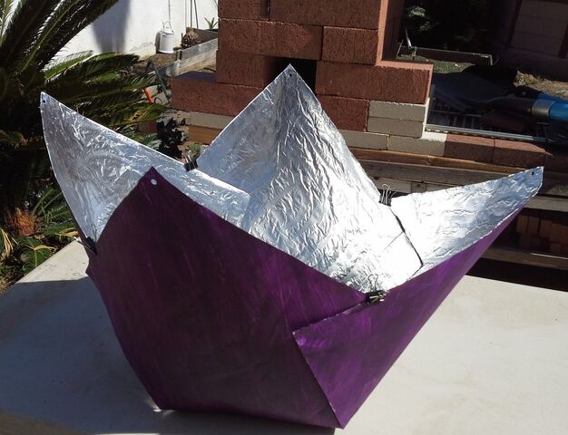 File:Purple Fig Solar Cooker.jpg