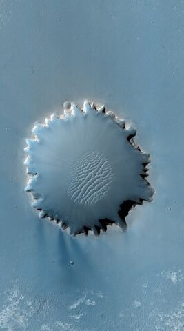 File:Victoria-crater-above.jpg