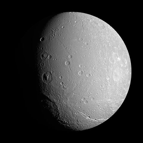 File:Dione (2).jpg